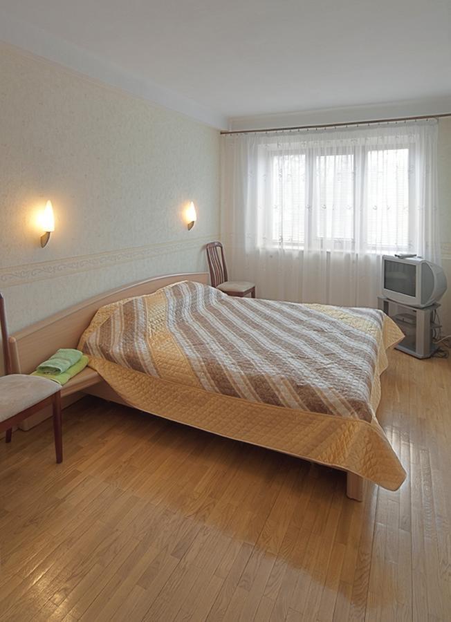 Квартира По Улице Большая Васильковская, 129 Kiev Exterior foto